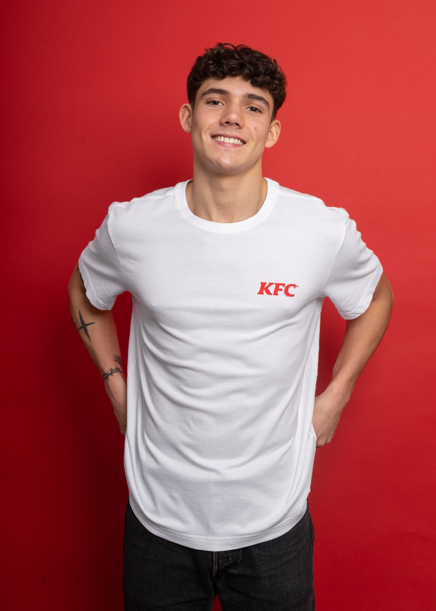 models wearing KFC white tee shirt